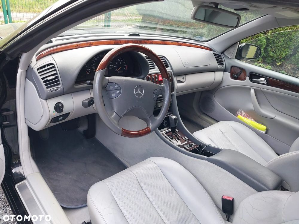 Mercedes-Benz CLK - 21
