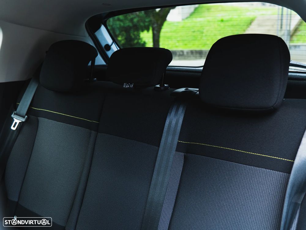 Citroën C3 1.2 PureTech C-Series - 23