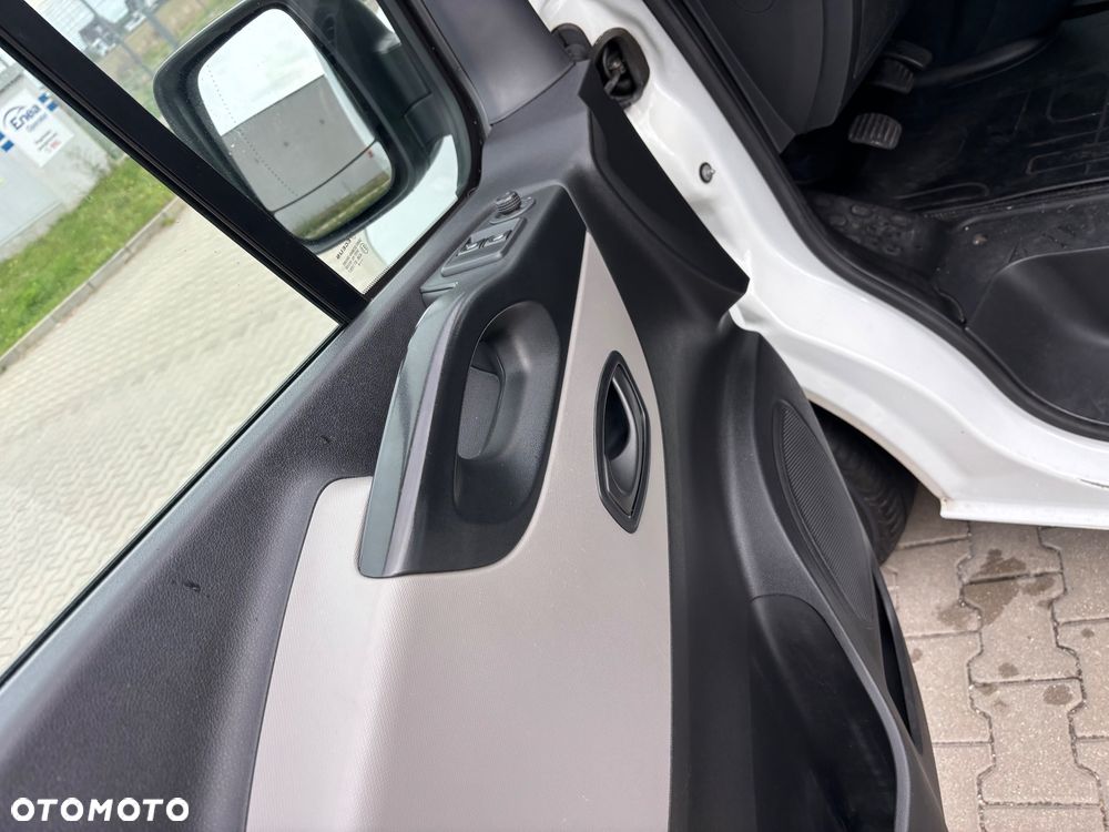 Renault Trafic - 13