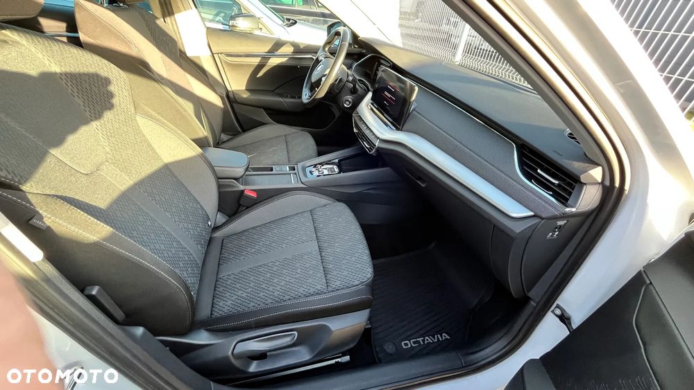 Skoda Octavia 1.5 TSI ACT Style DSG - 8