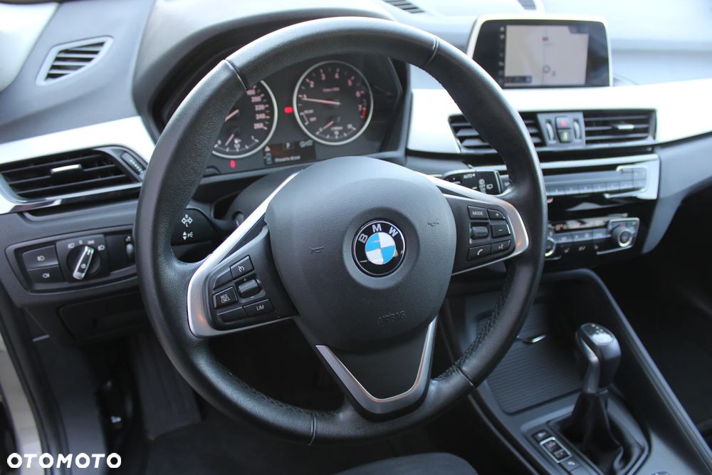BMW X1 xDrive20i Advantage - 19