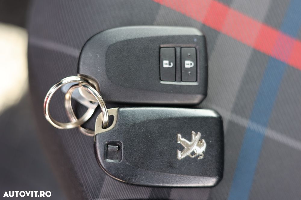 Peugeot 108 PureTech 82 Allure - 26