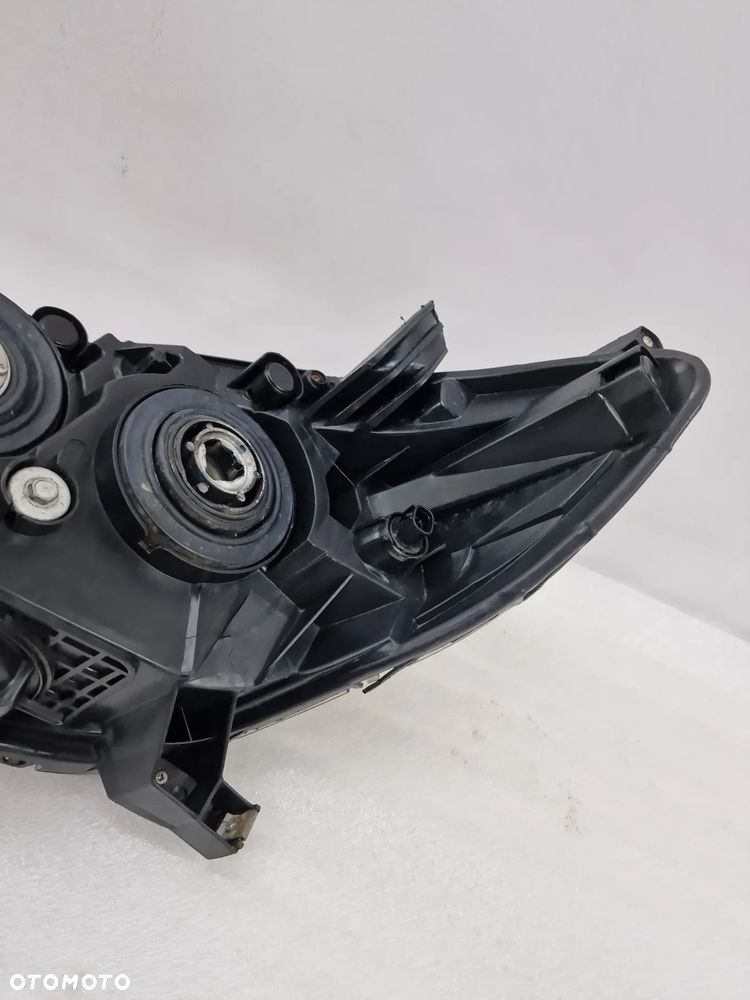 TOYOTA SIENNA SE 15- PRAWA LAMPA PRZEDNIA PRZÓD , NR AUKCJI LA317 - 15