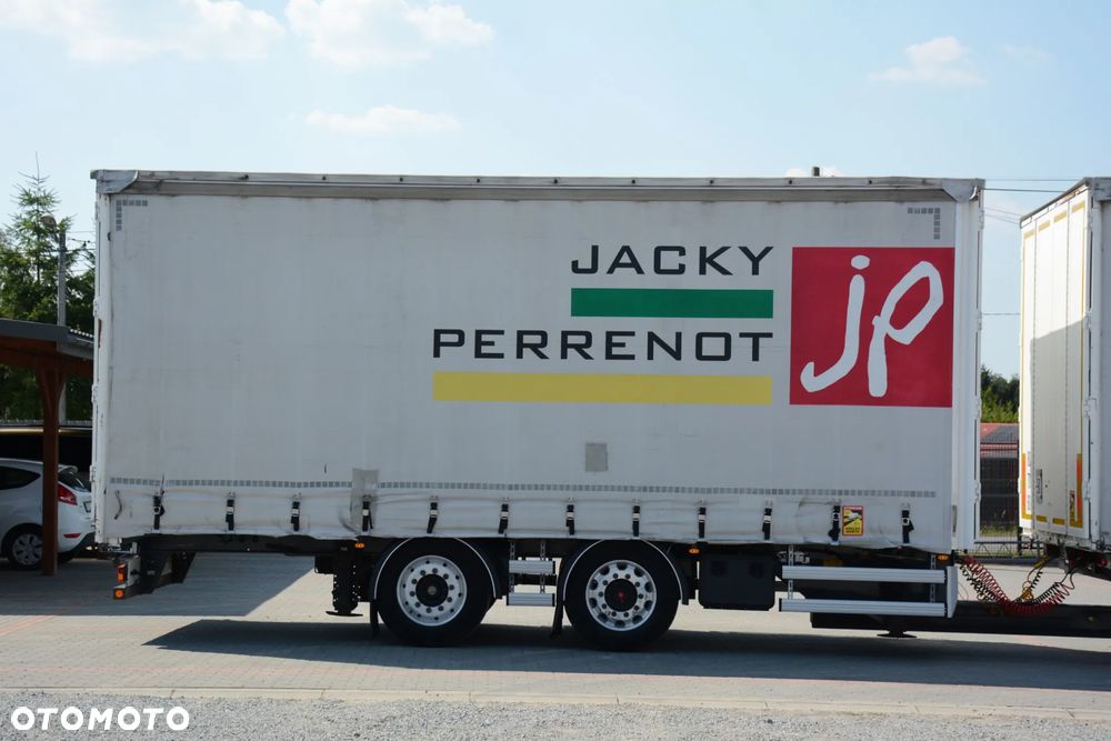 Renault T 480 / 2017r / Tandem / Przejazdowy / Niski przebieg / Skrętna oś / Klima postojowa / FRUEHAUF - 8