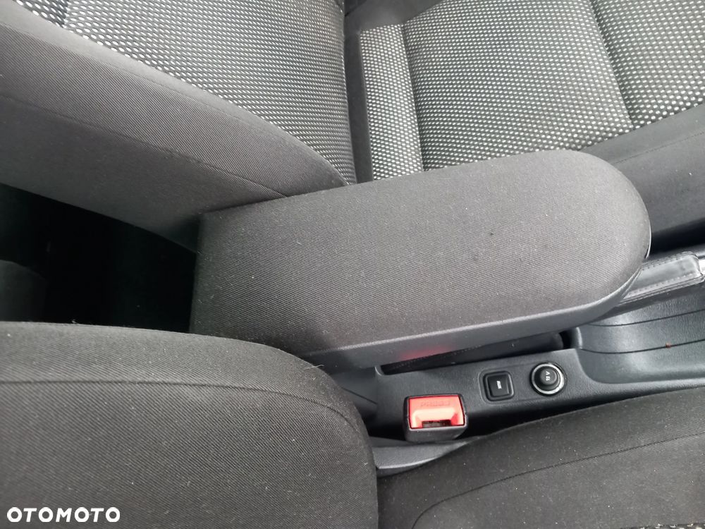 Skoda Roomster 1.6 TDI DPF Scout - 32