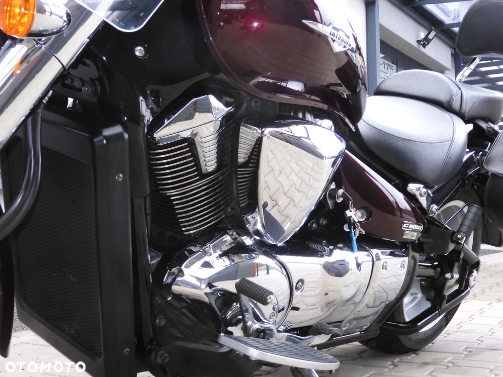 Suzuki Intruder - 37