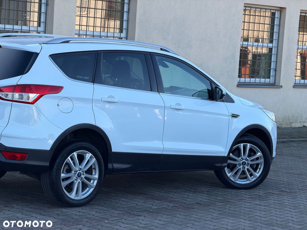 Ford Kuga 2.0 TDCi 2x4 Titanium - 38
