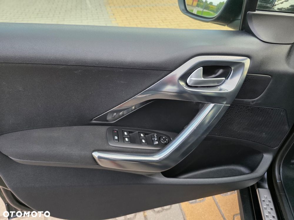 Peugeot 2008 - 12