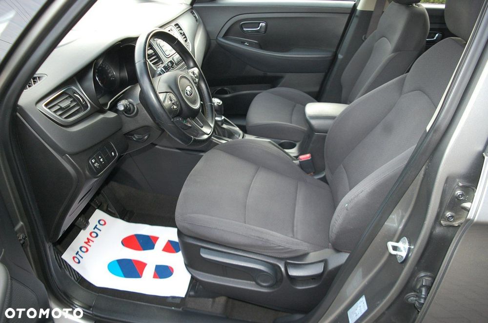Kia Carens - 5