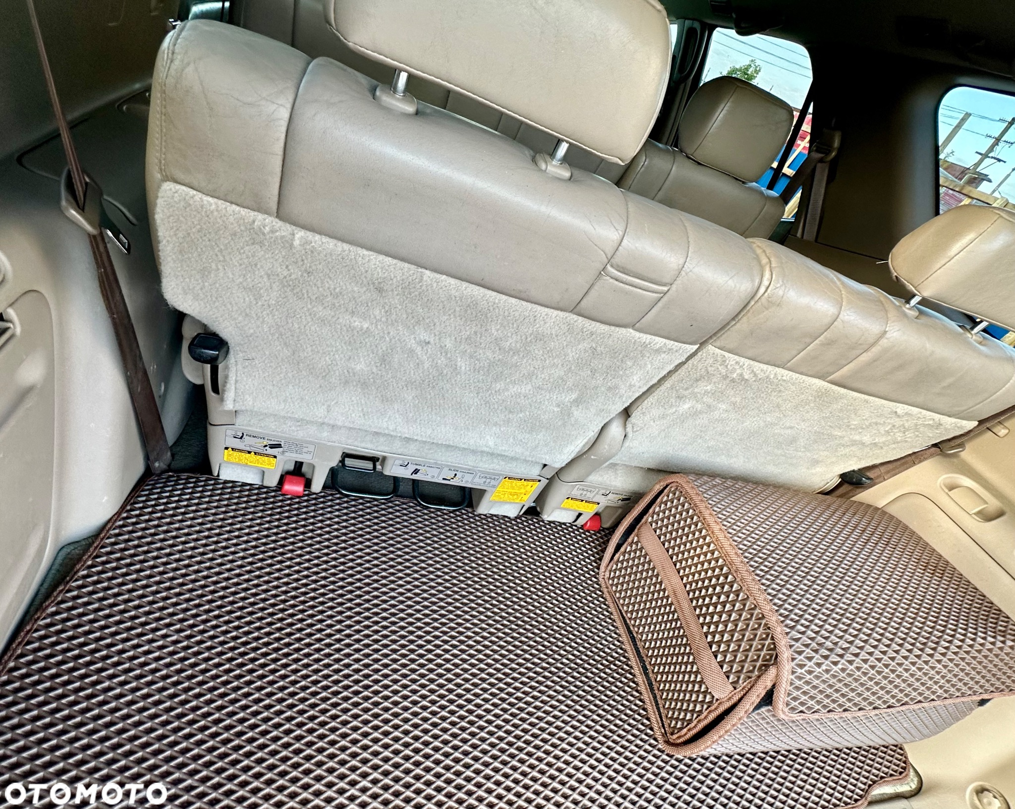 Toyota Sequoia - 16