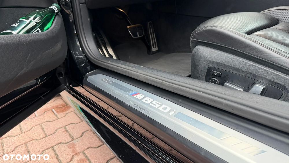 BMW Seria 8 - 12