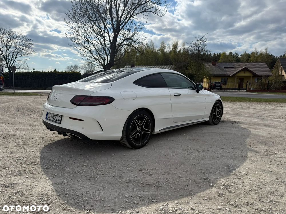 Mercedes-Benz Klasa C 300 9G-TRONIC - 8