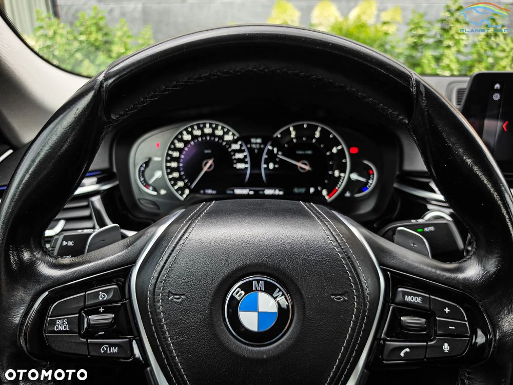 BMW Seria 5 525d Sport Line - 24