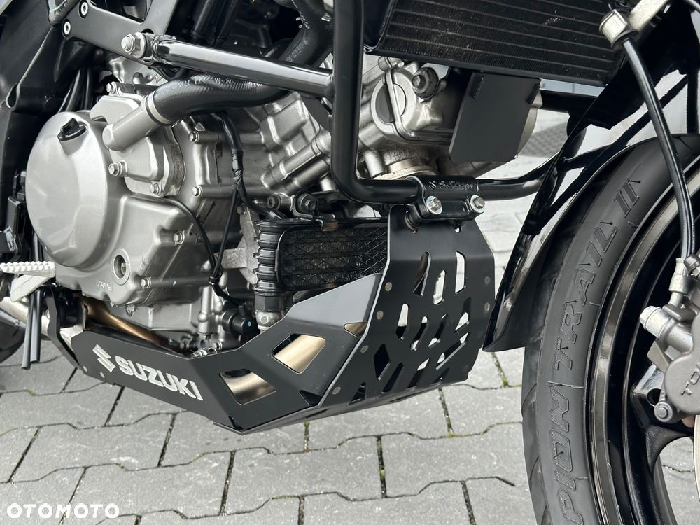 Suzuki V-STROM - 18