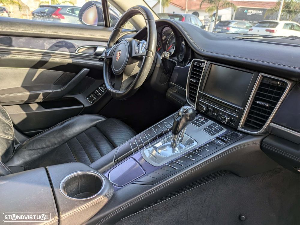 Porsche Panamera - 17