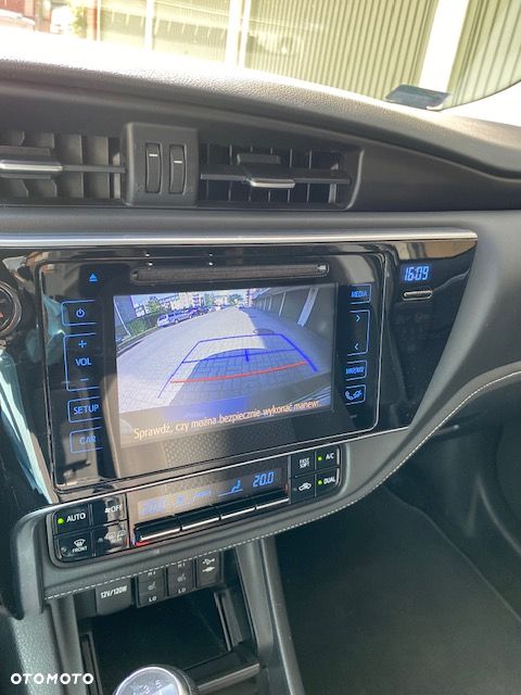 Toyota Corolla 1.6 Comfort - 8