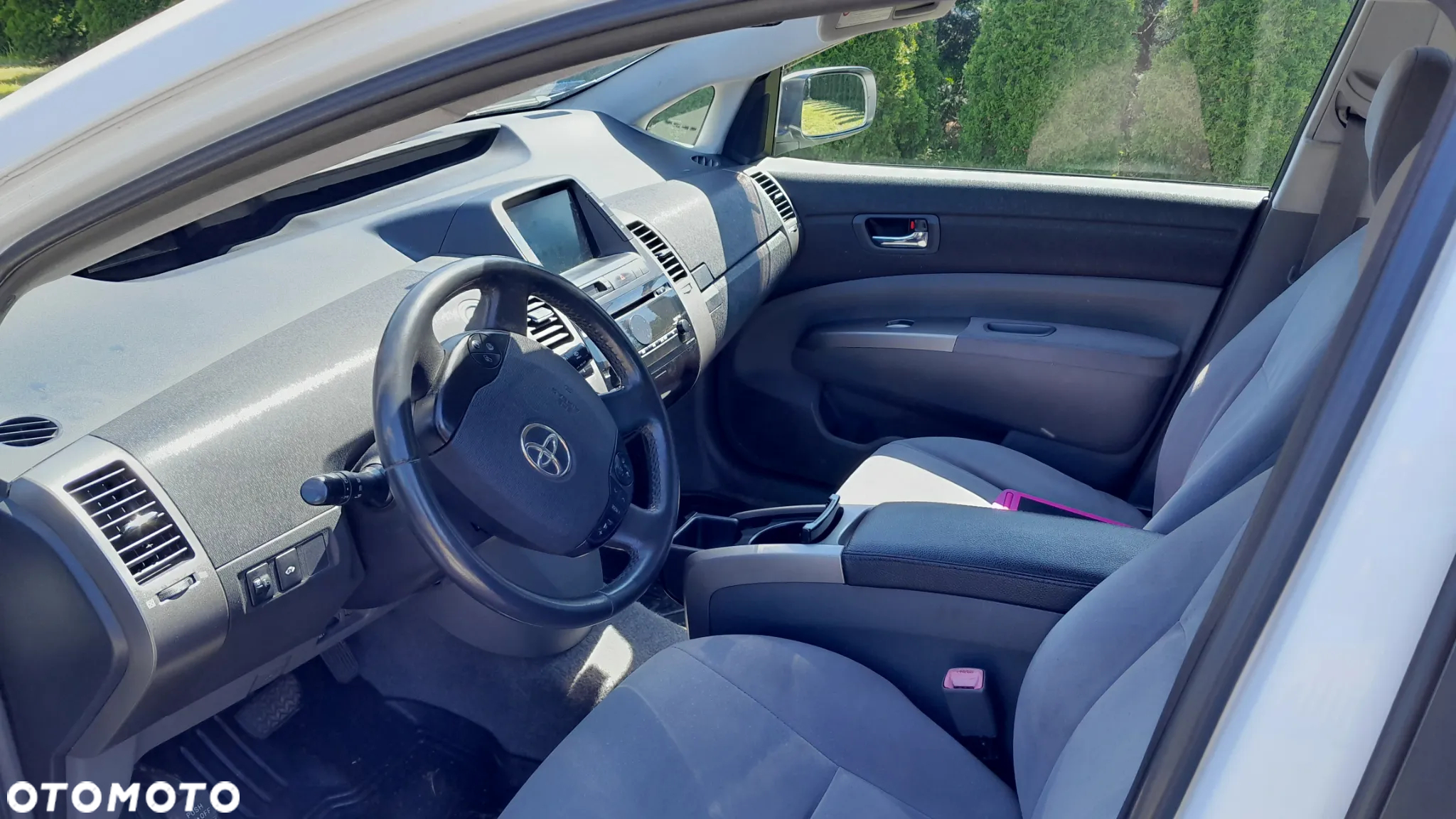 Toyota Prius (Hybrid) Sol - 8