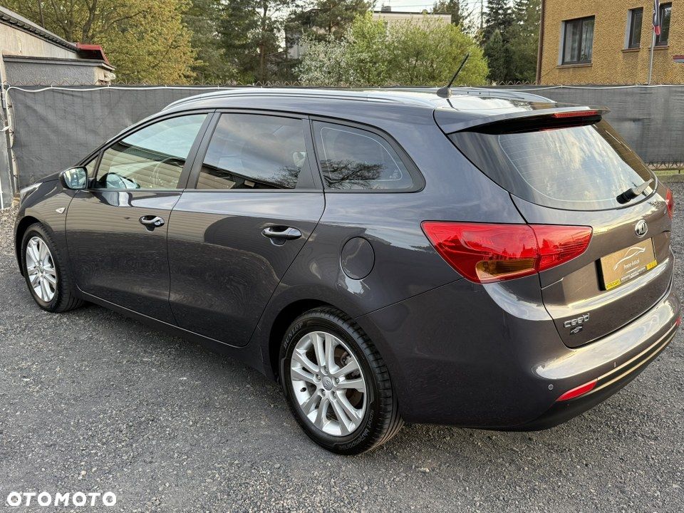 Kia Ceed 1.6 GDI Dream Team Edition - 8