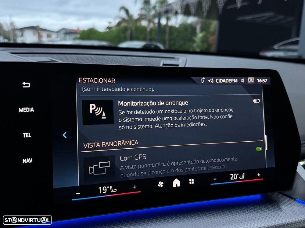 BMW X1 sDrive18d Pack Desportivo M - 60