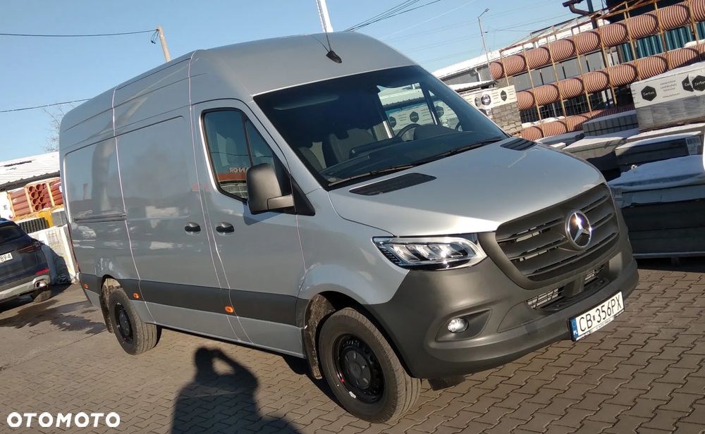 Mercedes-Benz Sprinter - 10