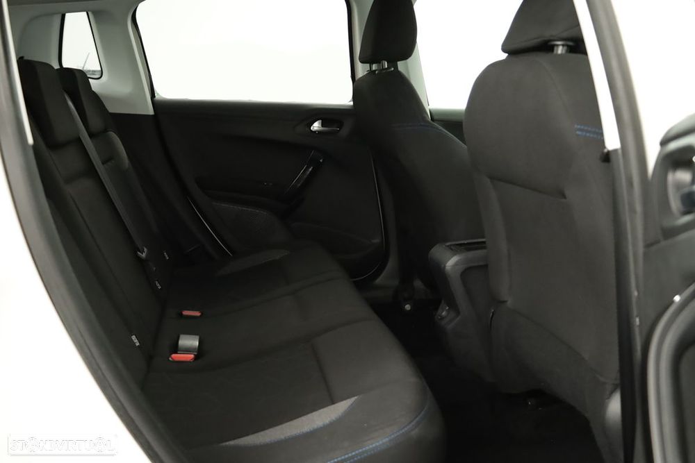 Peugeot 2008 1.2 PureTech Signature - 23