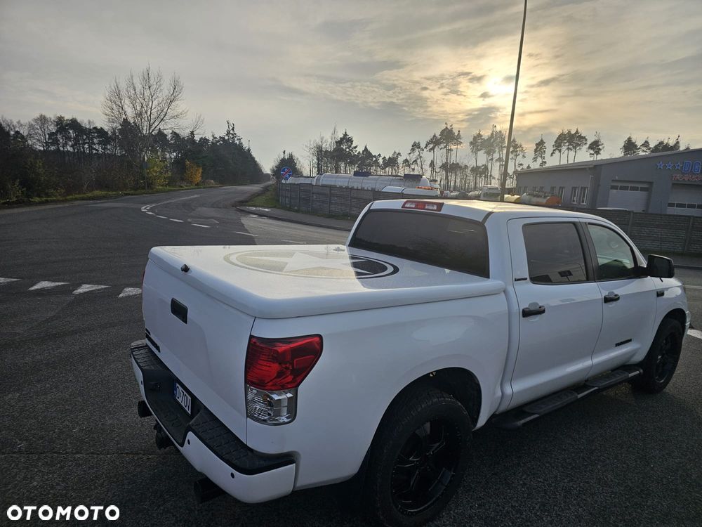 Toyota Tundra 5.7 4x2 Double Cab SR5 - 2
