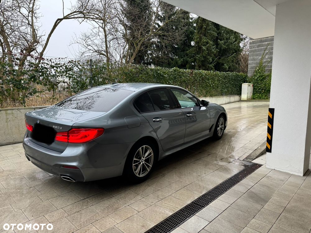 BMW Seria 5 520d xDrive - 22