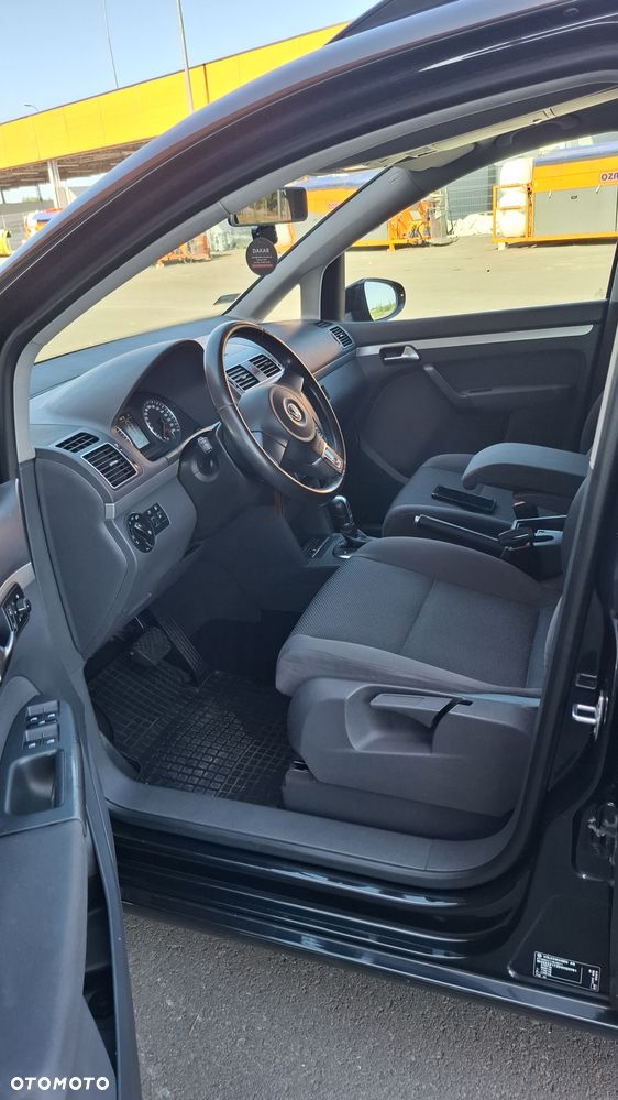 Volkswagen Touran 1.6 TDI DPF Comfortline DSG - 4