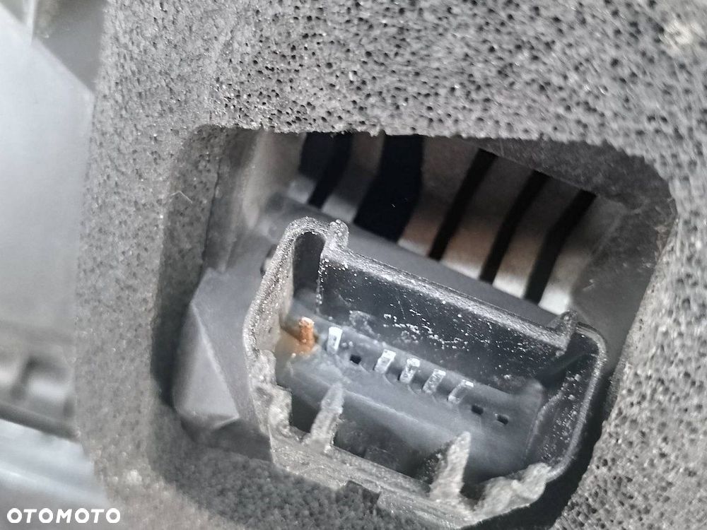 LAMPA TYLNA PRAWA CITROEN C1 81550-0H060 HATCHBACK - 4