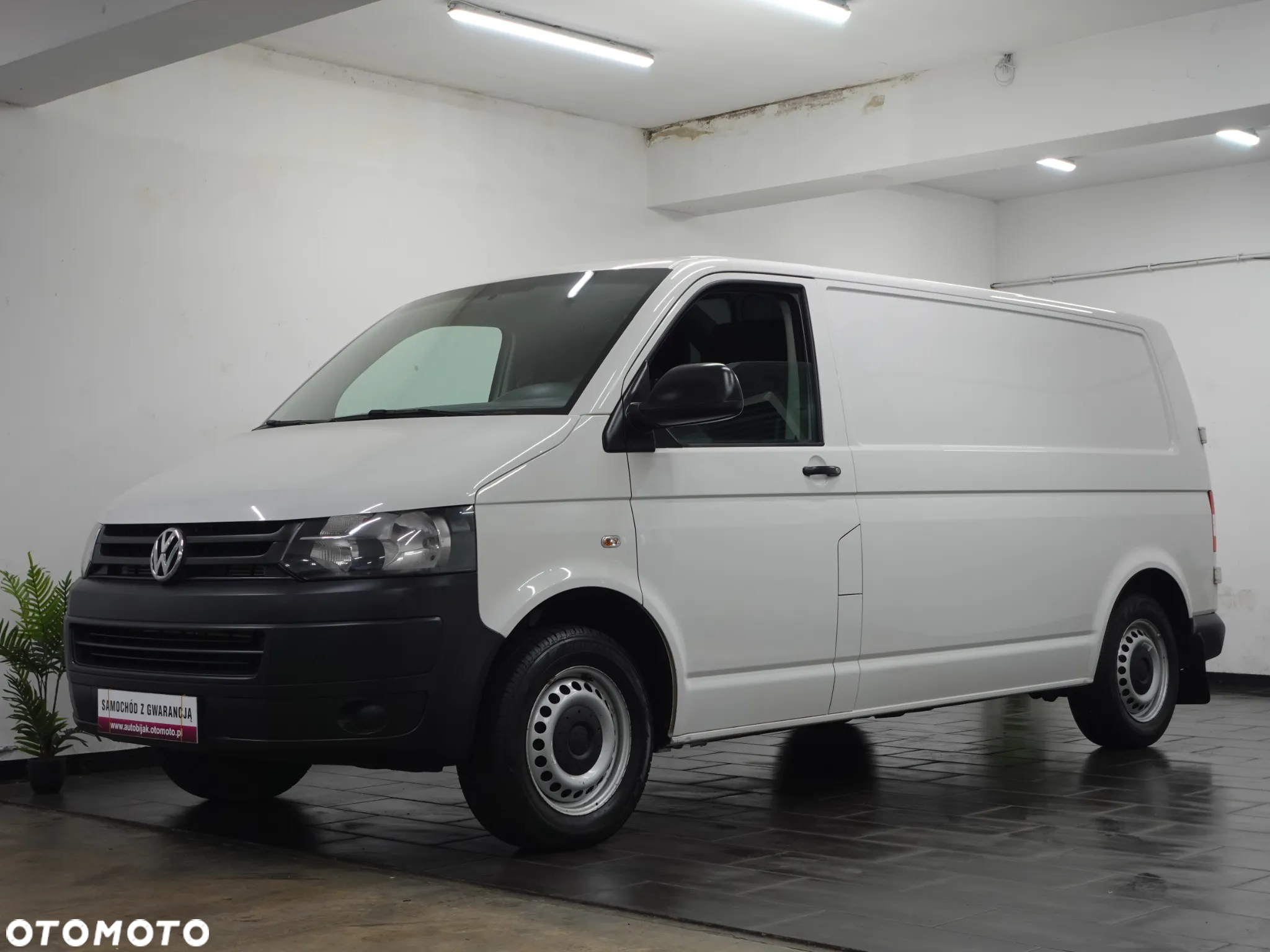 Volkswagen Transporter - Long - 4