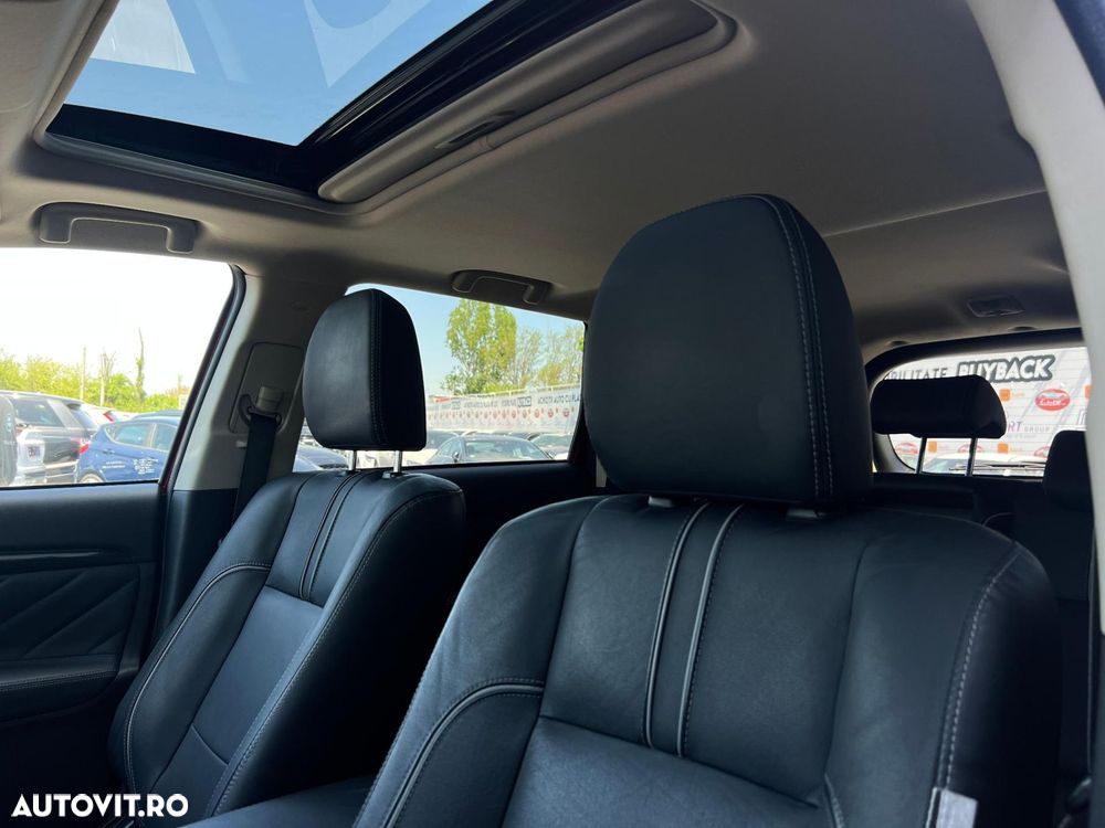Mitsubishi Outlander - 33