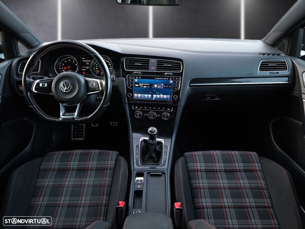 VW Golf 2.0 TSi GTi - 10