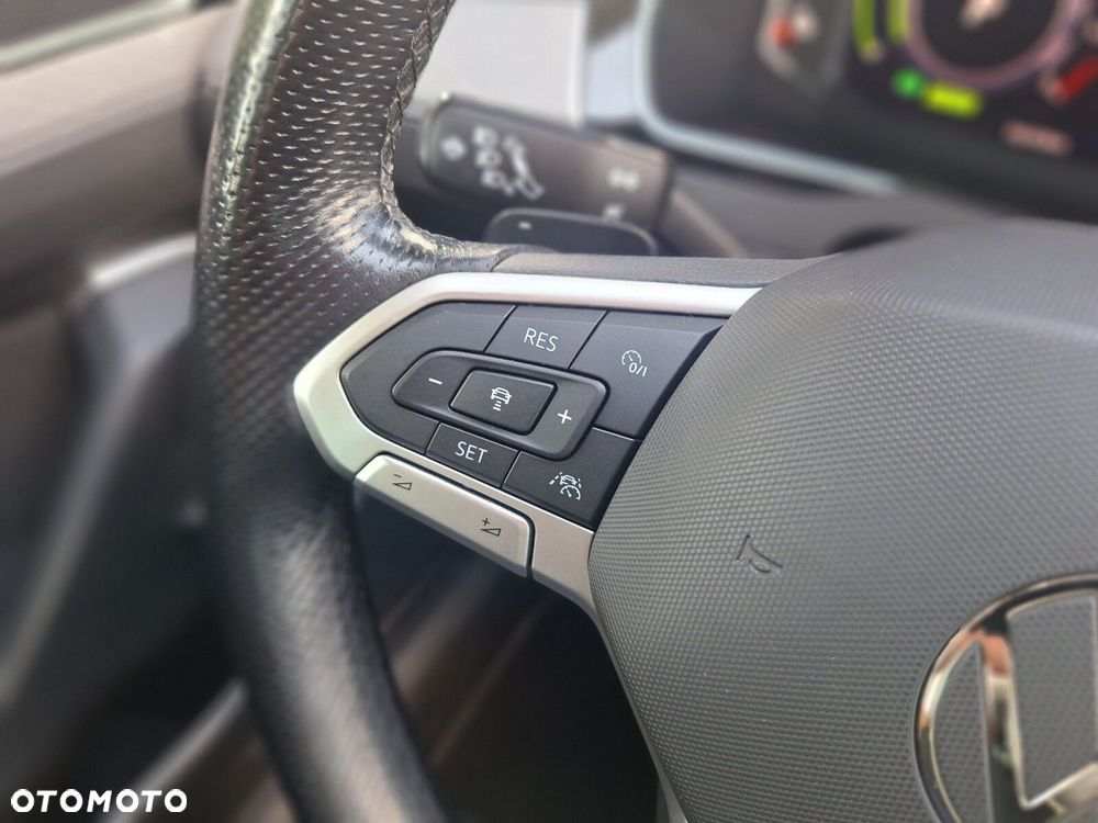 Volkswagen Passat - 24