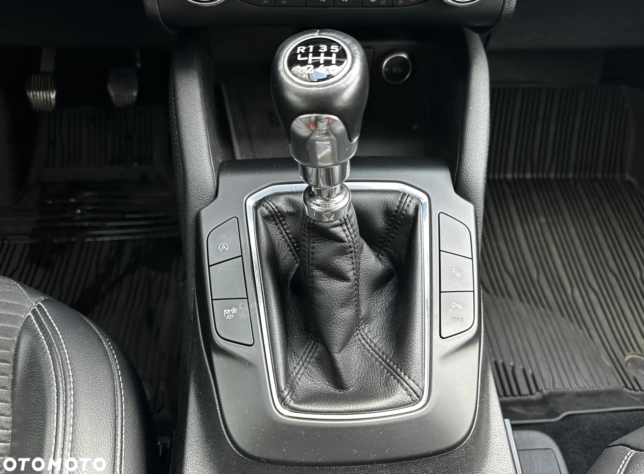Ford Kuga 1.5 EcoBoost FWD Titanium ASS - 24