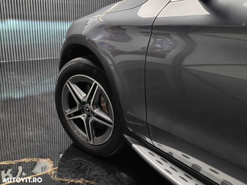 Mercedes-Benz GLC 300 e 4Matic 9G-TRONIC AMG Line Plus - 39