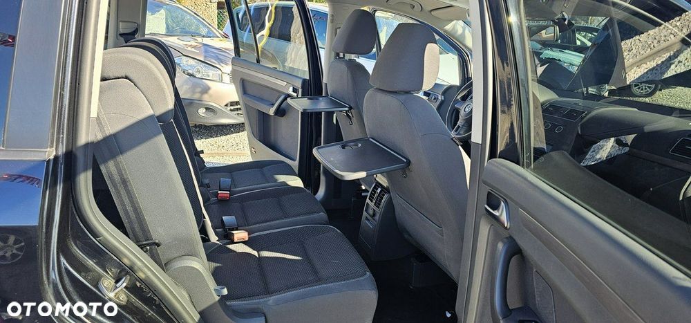Volkswagen Touran - 24