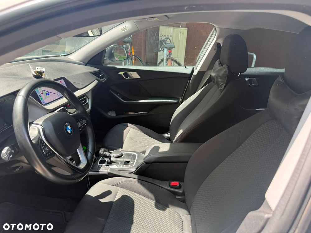 BMW Seria 2 218i - 5