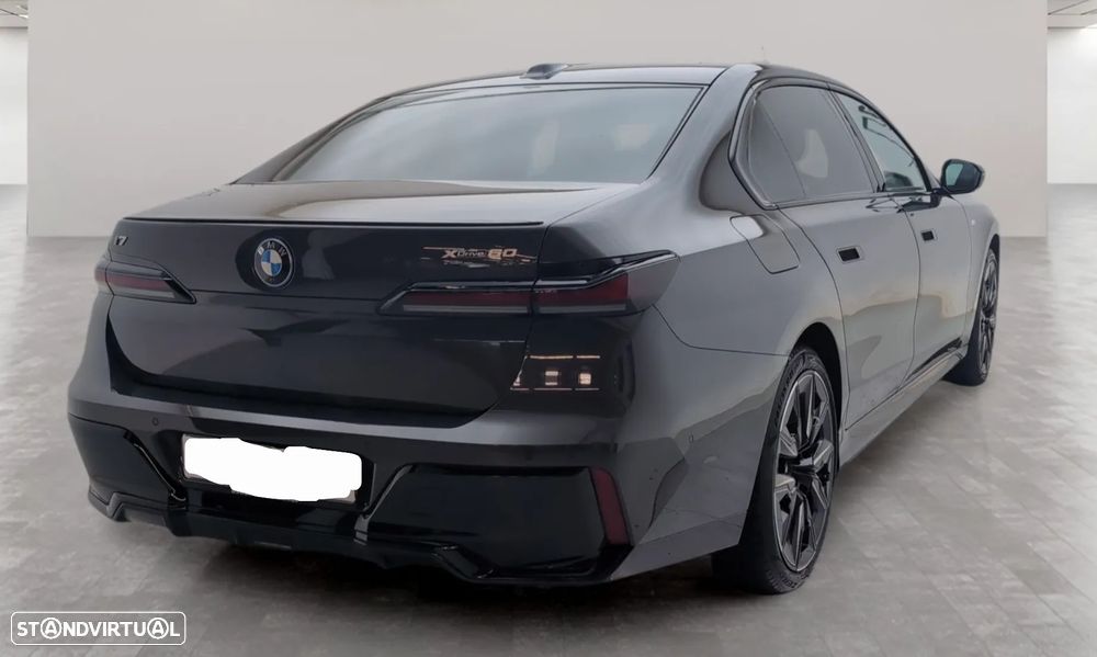 BMW i7 - 4