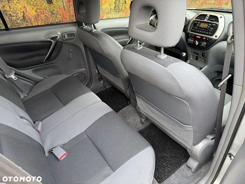 Toyota RAV4 1.8 VVT-i Luna 2WD - 26