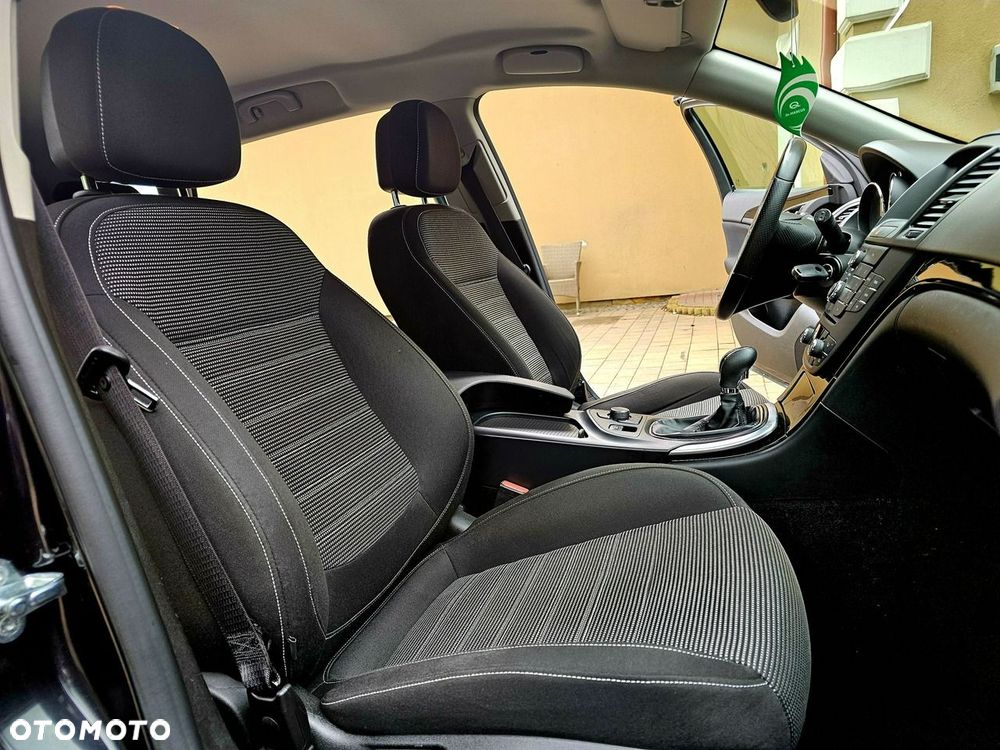 Opel Insignia - 17