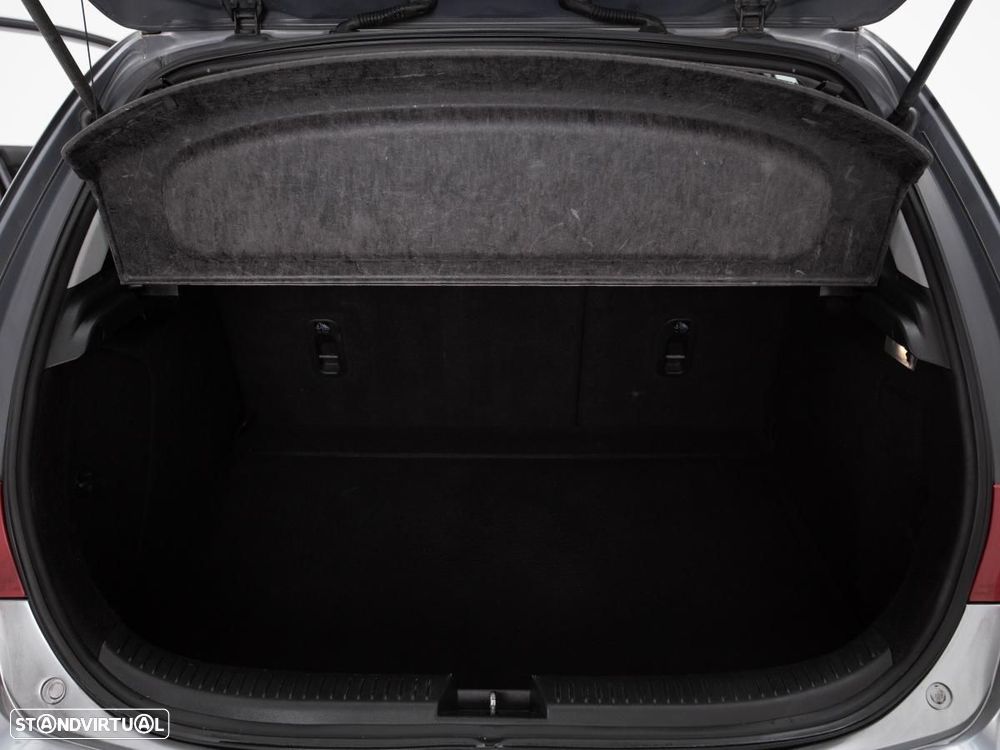 Mazda 3 Hatchback - 11