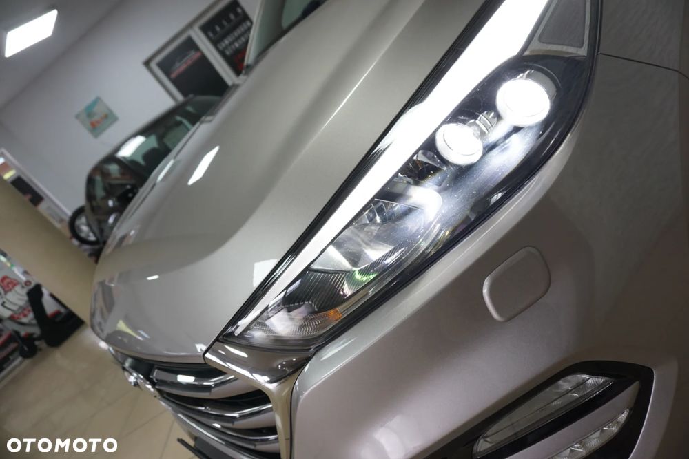 Hyundai Tucson 2.0 CRDi 4WD Automatik Style - 14