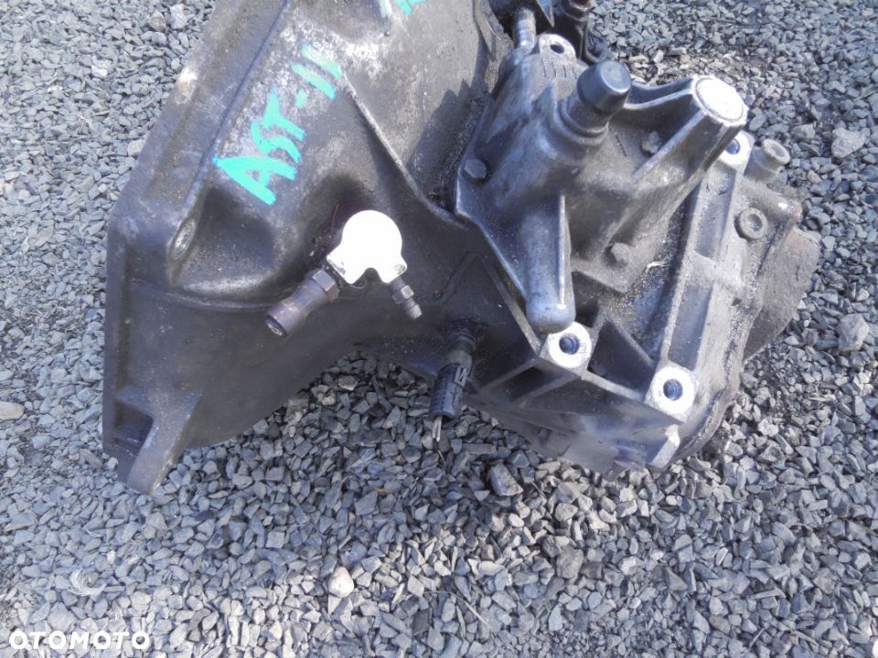 SKRZYNIA BIEGÓW MANUALNA  POCHODZI Z  OPEL 1.6 16V 74KW KOD SILNIKA X16XEL - 3