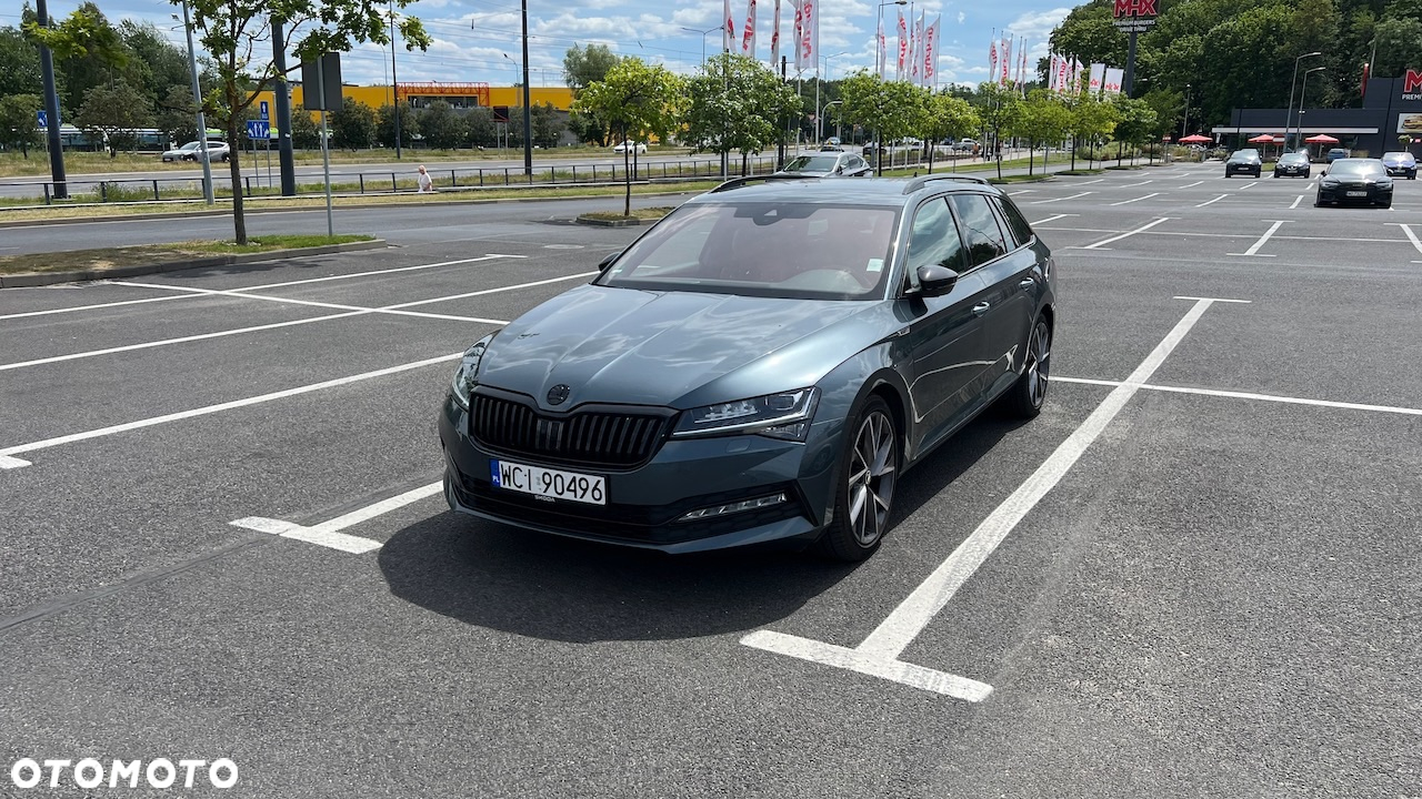 Skoda Superb Combi 2.0 TDI DSG SportLine - 2