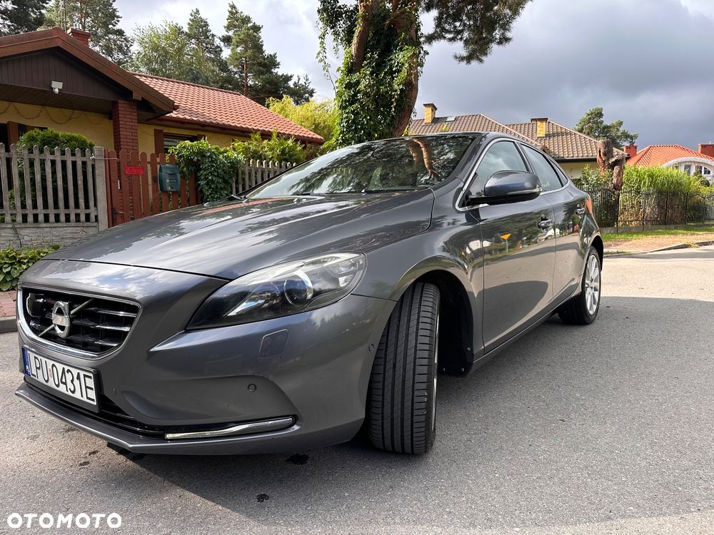 Volvo V40 D2 Summum - 1