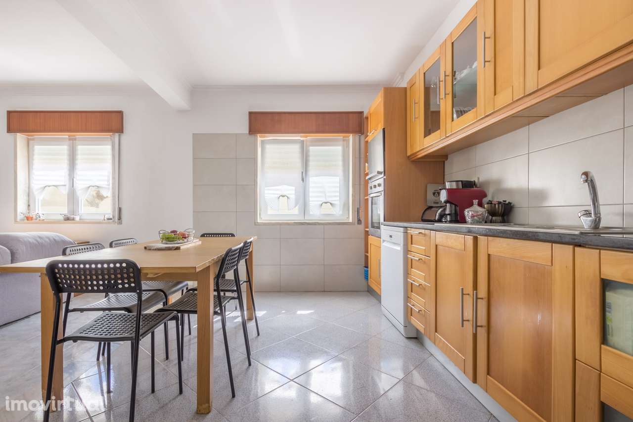 Apartamento T3 em Excelente Localização na Quinta do Conde - Grande imagem: 4/18