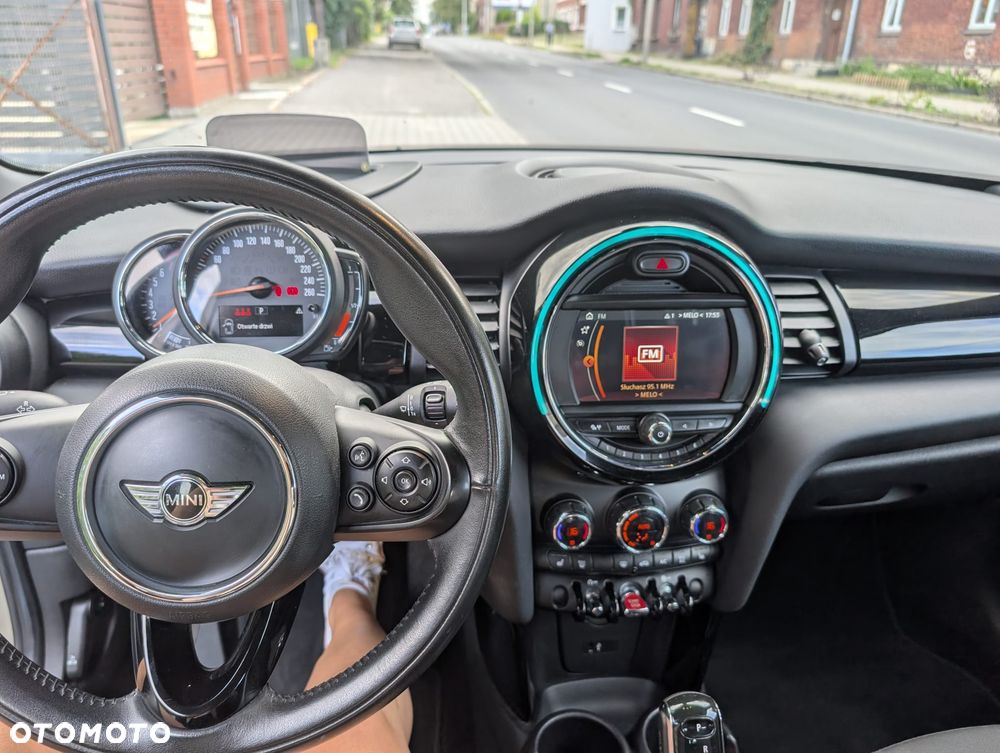 MINI Cooper Standard - 4