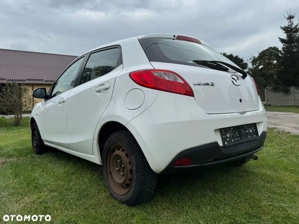 Mazda 2 - 6