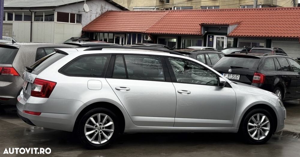 Skoda Octavia 2.0 TDI (Green tec) DSG Style - 5