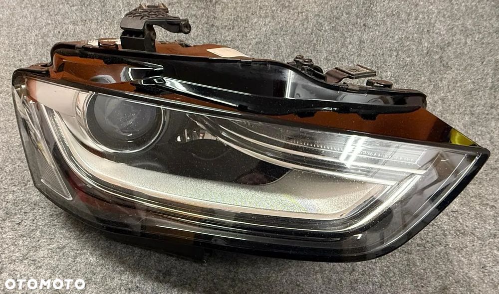 Audi A4 8K0 lift 8K0941754 lampa reflektor prawy xenon skrętny 8K0.941.754